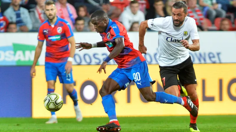 Ubong Moses Ekpai z Plzně v ligovém utkání s Opavou