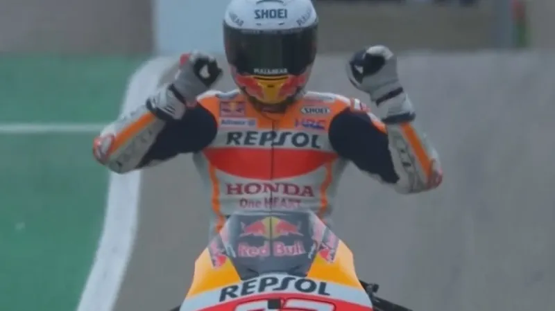 Salač odstoupil v 15. kole, Márquez se dočkal triumfu