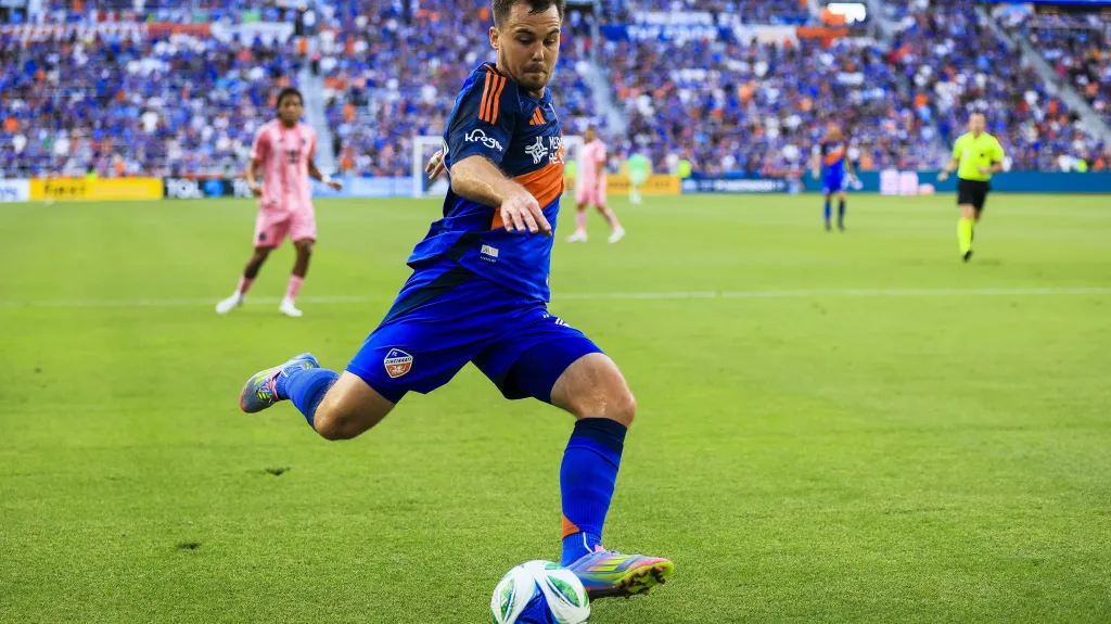 Pavel Bucha v zápase Cincinnati s Messiho Interem