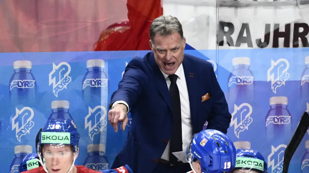 Trenér národního týmu Radim Rulík během utkání s Finskem