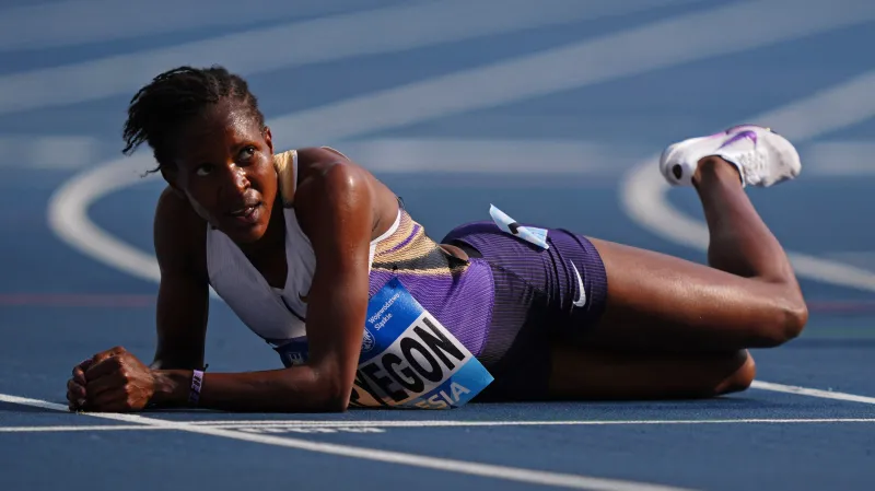 Kipyegonová se přiblížila pod sekundu ke světovému rekordu na 3000 metrů