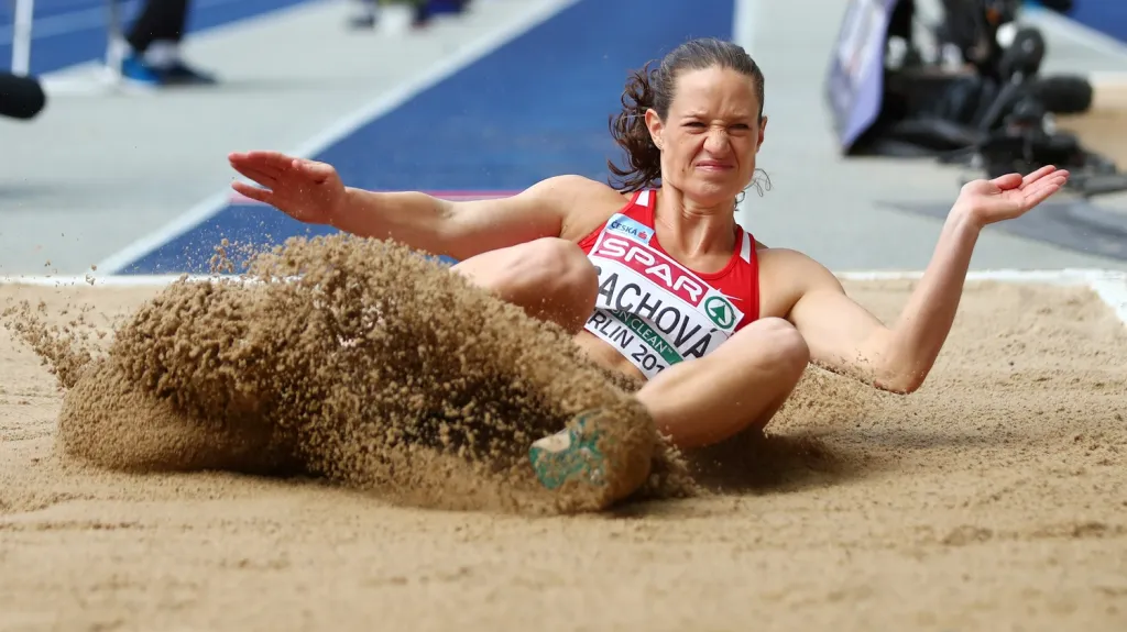 Kateřina Cachová v dálce