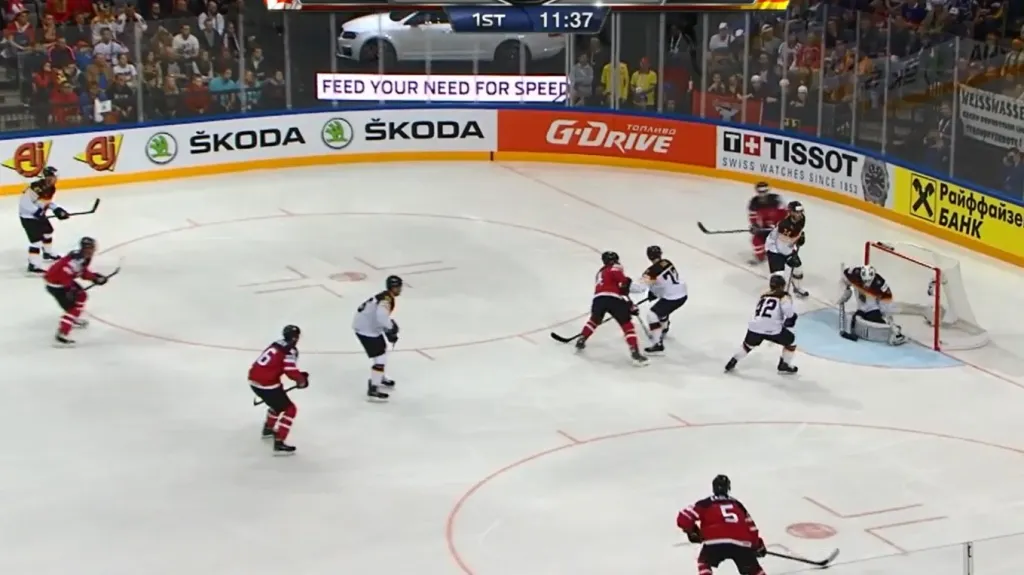 Gól v utkání Kanada - Německo: Hall - 2:0 (9. min.)