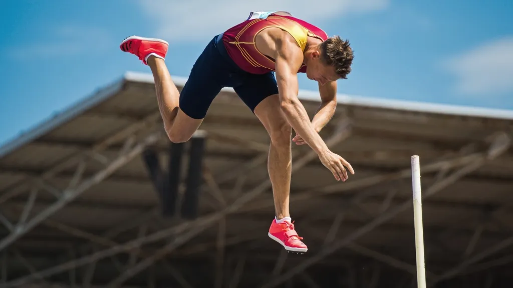 Tyčkař Dan Bárta na MČR v atletice