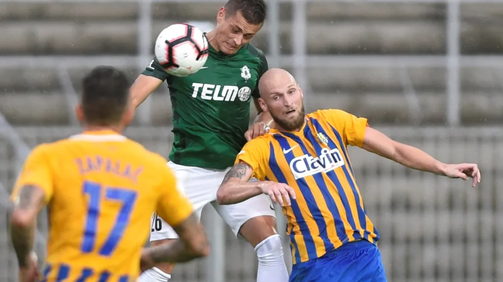 Tomáš Smola (vpravo) v dresu SFC Opava