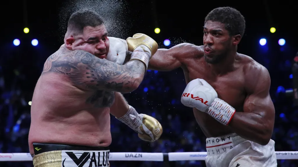 Andy Ruiz v souboji s Anthony Joshuou
