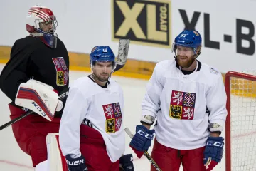 Čeští hokejisté Michal Birner a Jakub Voráček