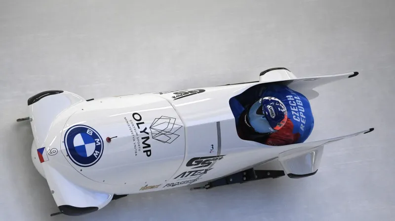 Bobisté i skeletonisté si osahali bobovou dráhu v Číně