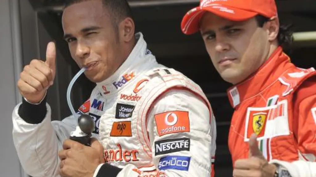 Lewis Hamilton a Fellipe Massa