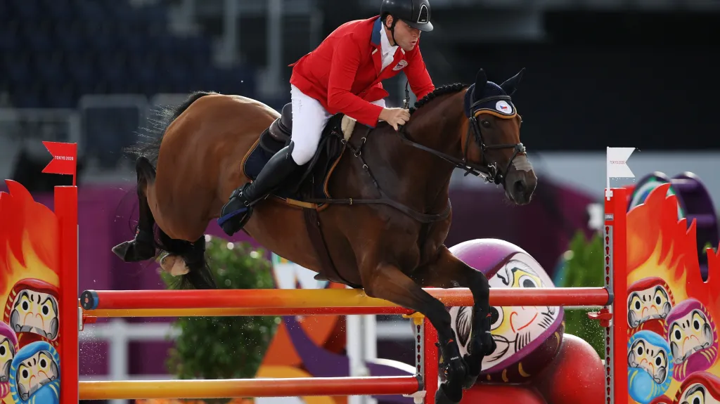 Miloslav Příhoda při parkuru na Hrách v Tokiu