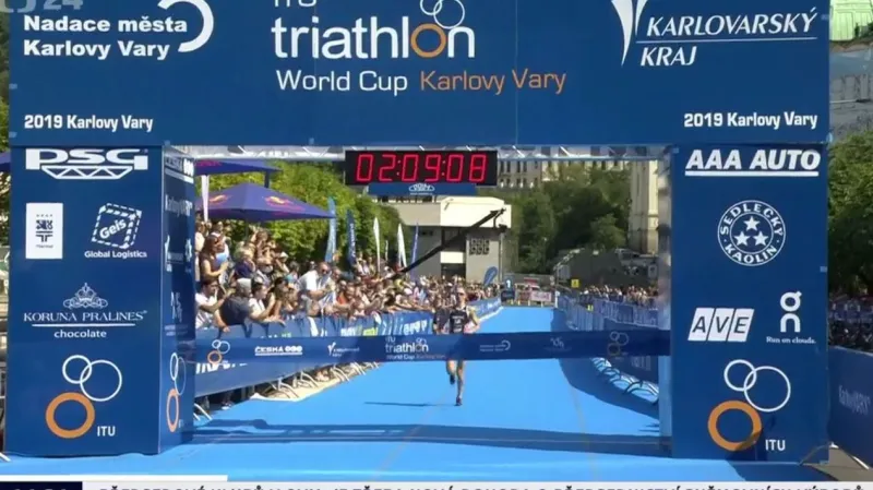 Triatlonistka Frintová obhájila vítězství na SP v Karlových Varech