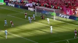 Fotbalisté Arsenalu dopřáli Wengerovi vítěznou domácí rozlučku