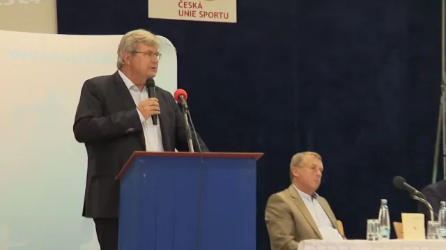 Jansta chce kompenzace a omluvu od ČOV