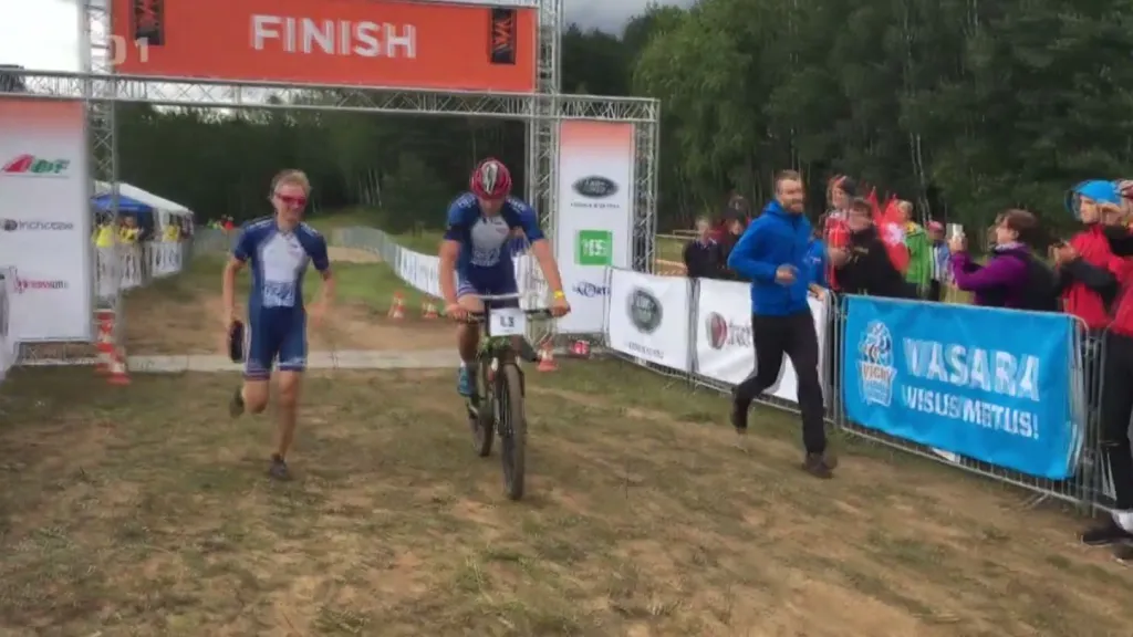 Štafeta orientačních bikerů dominovala ve Vilniusu