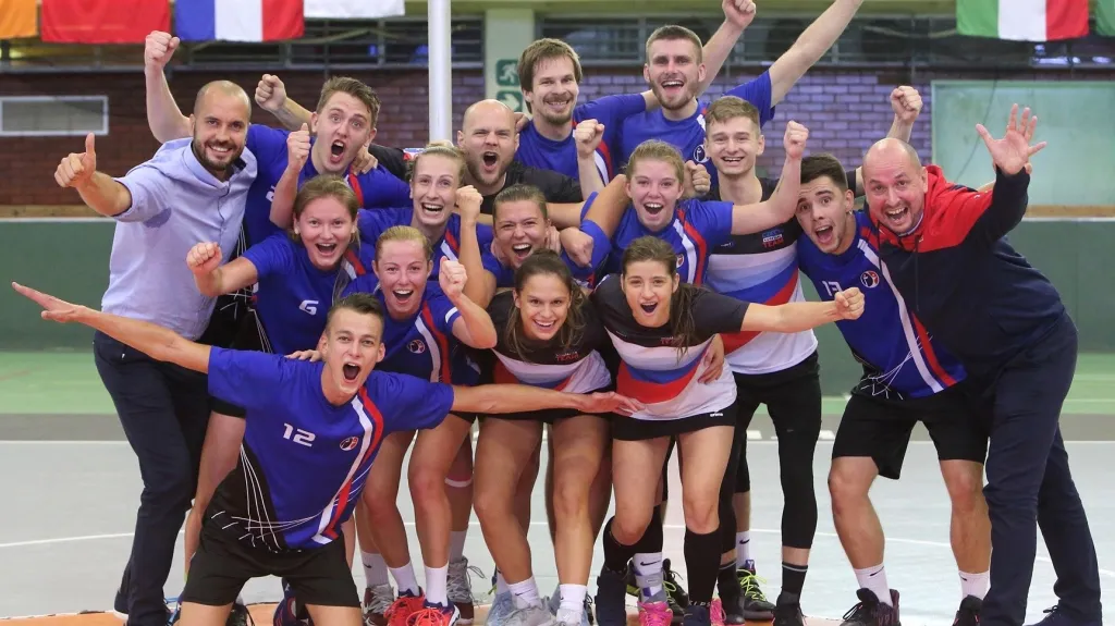 Slavící česká korfbalová reprezentace