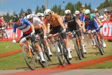 Short track mužů v Novém Městě na Moravě