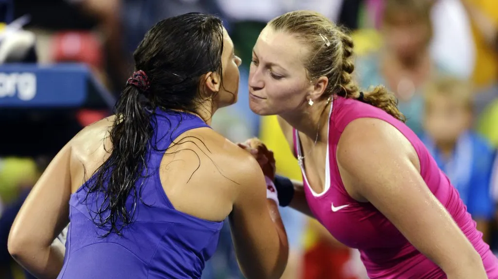 Marion Bartoliová s Petrou Kvitovou po osmifinále US Open