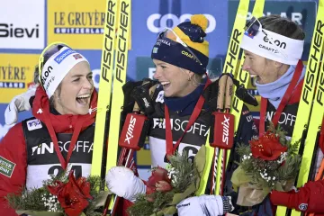 Therese Johaugová, Frida Karlssonová a Astrid Öyre Slindová