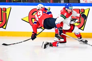 Ondřej Beránek v souboji v utkání s Norskem