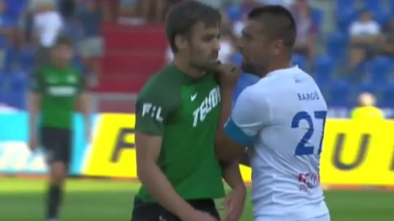 Sestřih soubojů Milana Baroše v prvním poločase