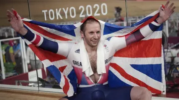 Záznam finále keirinu mužů a omnia žen