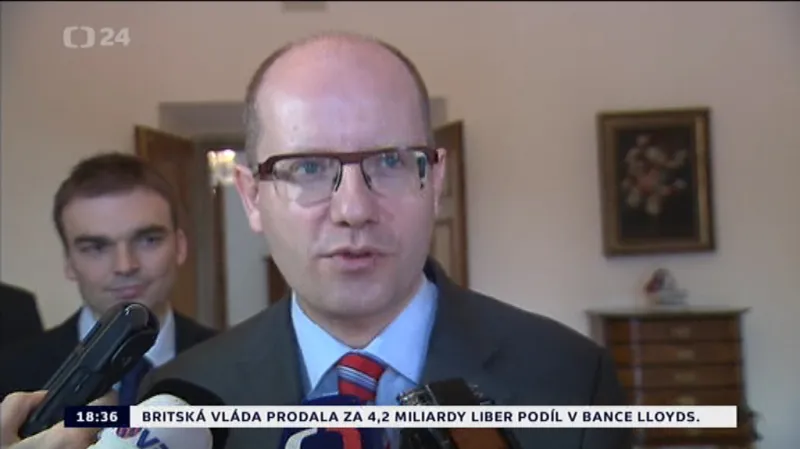 Reakce politických činitelů na projekt národního fotbalového stadionu