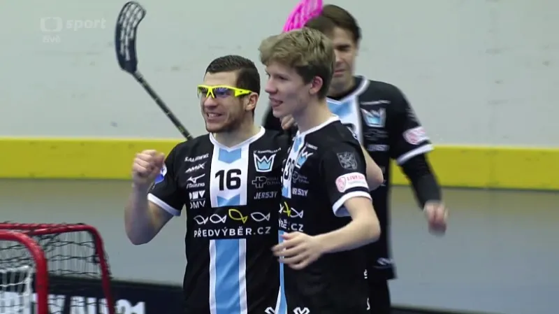 Florbalisté Mladé Boleslavi vyhráli na Chodově, Curney dal 400. gól