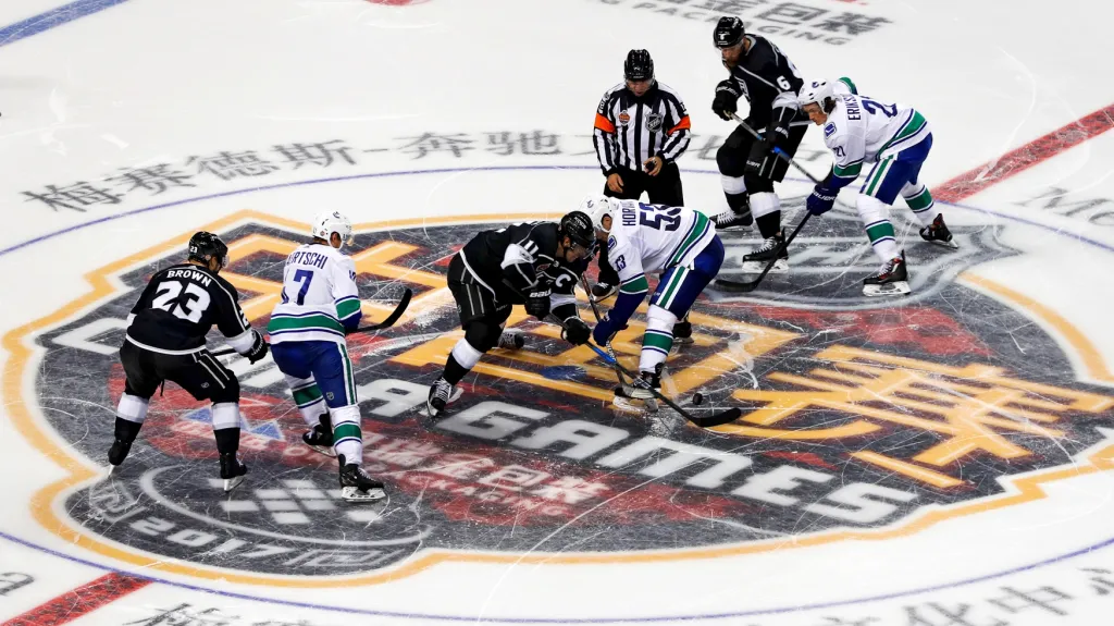 Hokejisté Vancouveru a L.A. se střetli v Šangahji