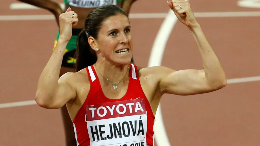 Slavící Zuzana Hejnová