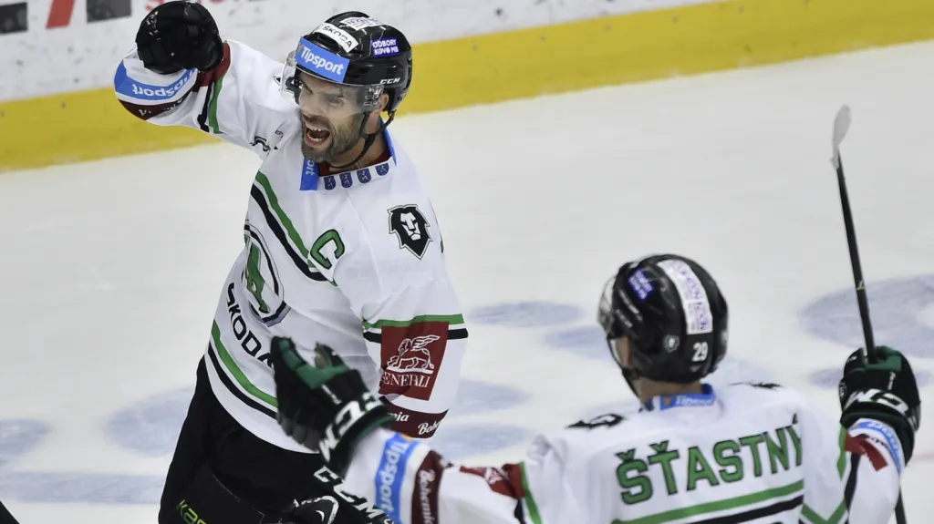 Michal Vondrka se raduje z branky