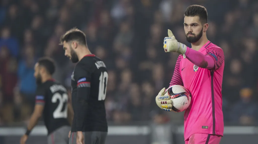 Brankář Sparty Tomáš Koubek