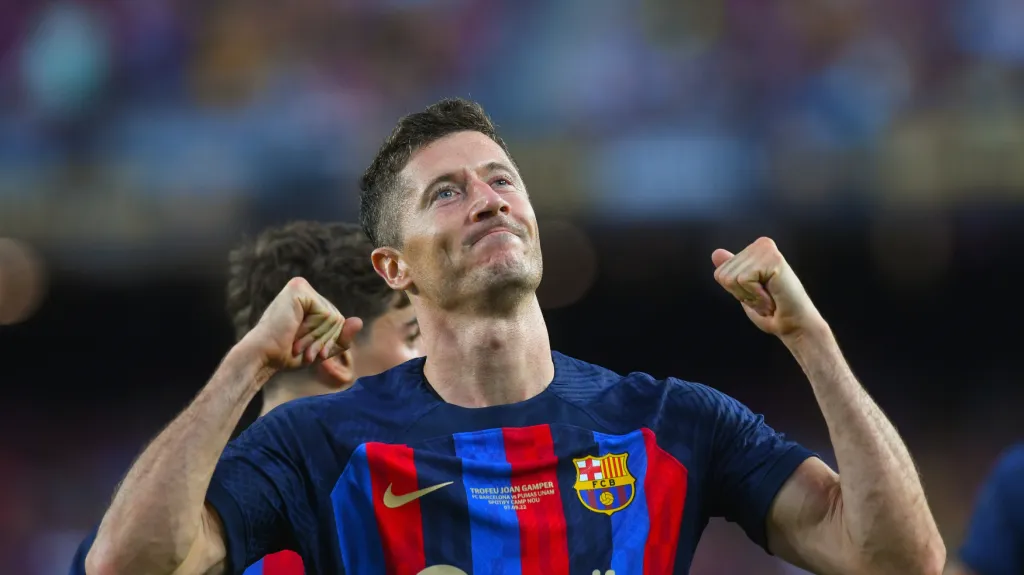 Robert Lewandowski oslavující první gól v dresu Barcelony