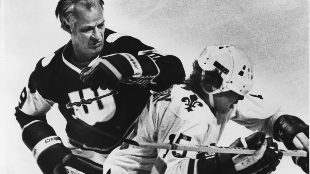 Gordie Howe v dresu New England Whalers
