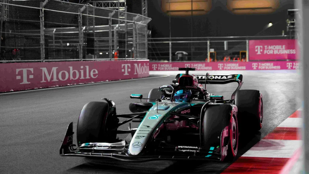 George Russell v mercedesu