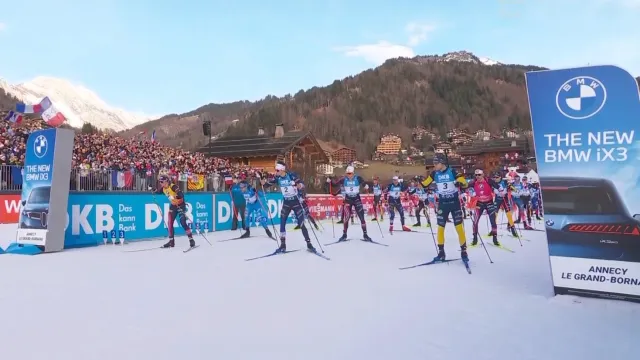 Sestřih závodu s hromadným startem biatlonistů v Annecy