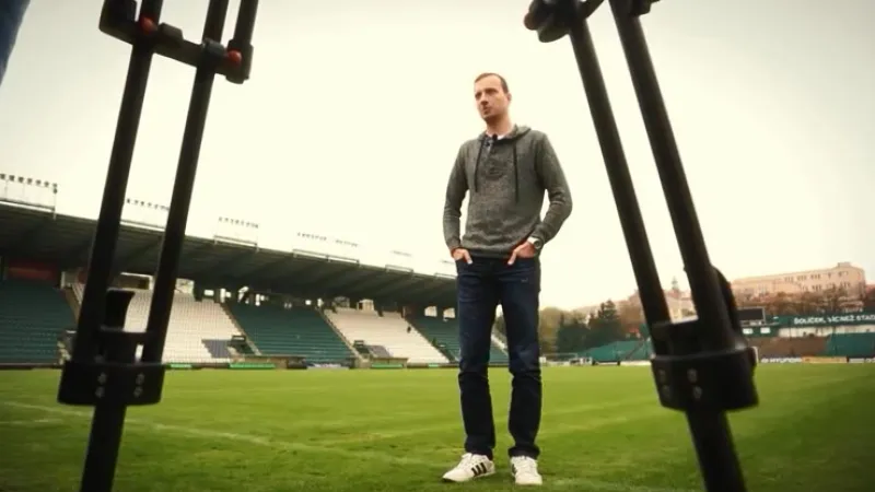 Upoutávka na SF extra - Mutinský v Bohemians, práce všeho druhu