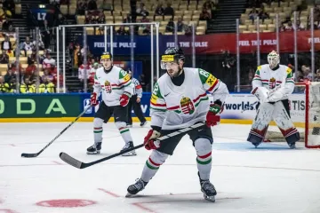 Maďar Šimon Szathmáry v utkání s Německem