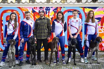 Společná fotografie po tiskové konferenci k MS v mushingu