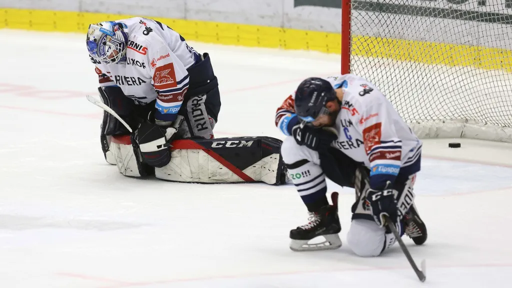 Smutný Aleš Stezka a Dominik Lakatoš