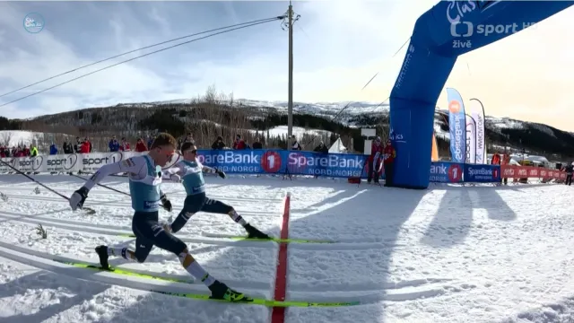 Těsný dojezd mužské části závodu Marcialonga Bodo