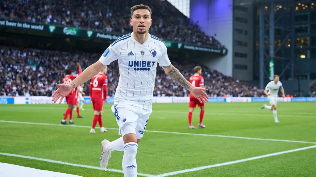 Jordan Larsson z FC Kodaň se raduje z gólu