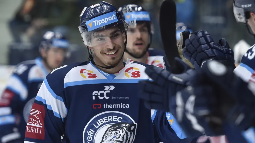 Dominik Lakatoš slaví jeden z gólů proti Zlínu