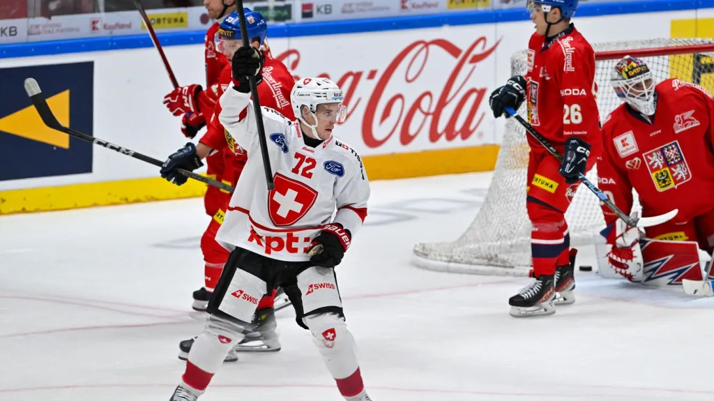 Dominik Egli slaví gól v české síti