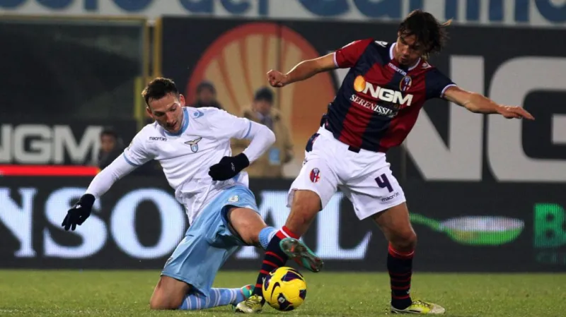 Libor Kozák bojuje o míč