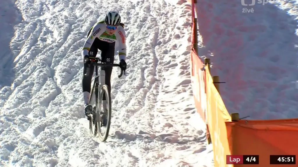 Závěr závodu SP ve Val di Sole s vítěznou Bakkerovou