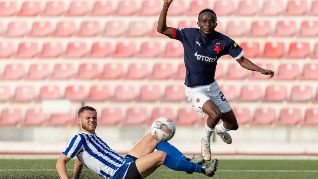 Yira Sor v utkání se St. Joseph's