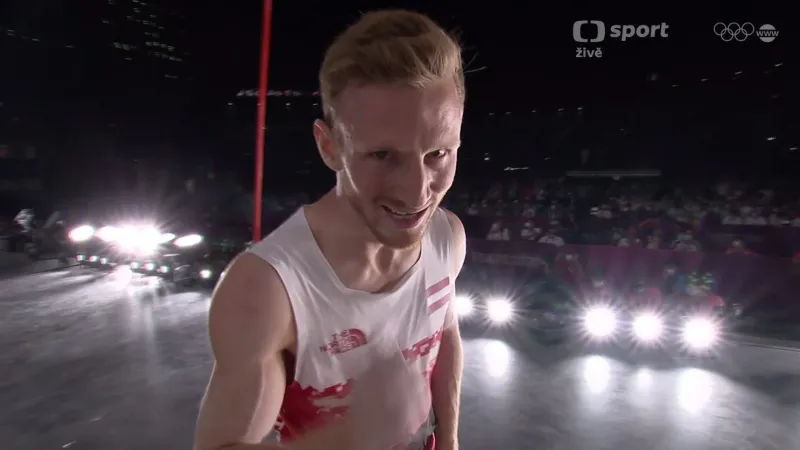 Vystoupení Jakoba Schuberta v lezení na obtížnost, které vzalo medaili Adamu Ondrovi