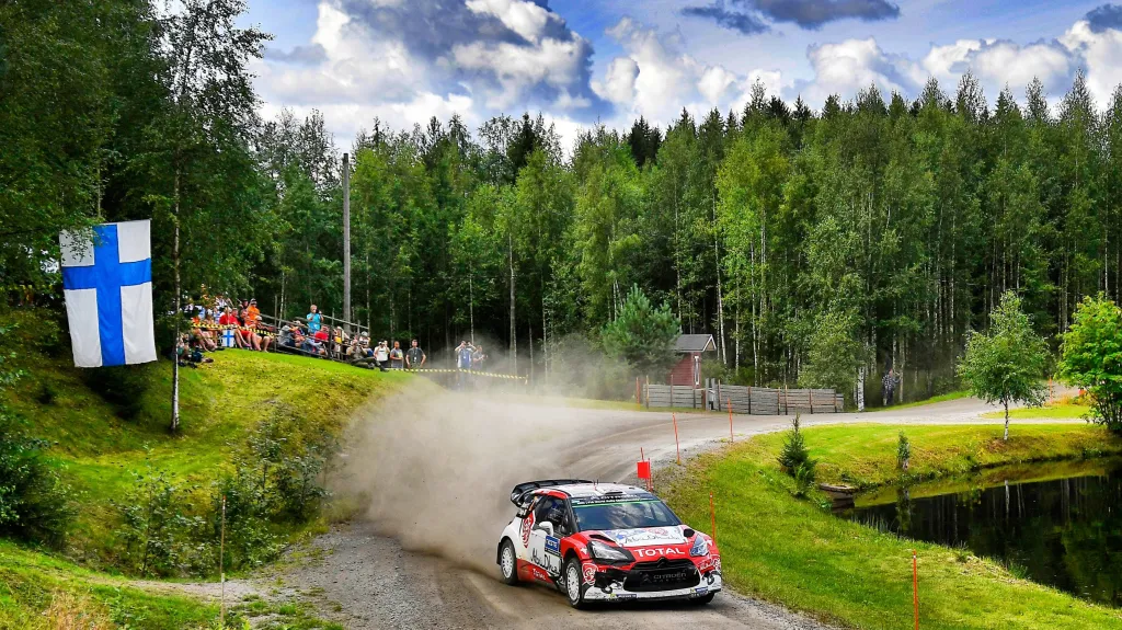 Kris Meeke s vozem Citroën  na Finské rallye