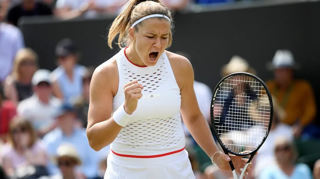 Karolína Muchová se hecuje ve Wimbledonu