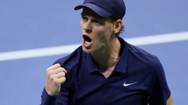 Sinner je ve čtvrtfinále Turnaje mistrů